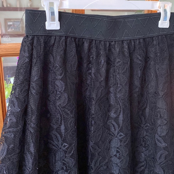 LuLaRoe Jill Lace Skirt Size M - Picture 1 of 5